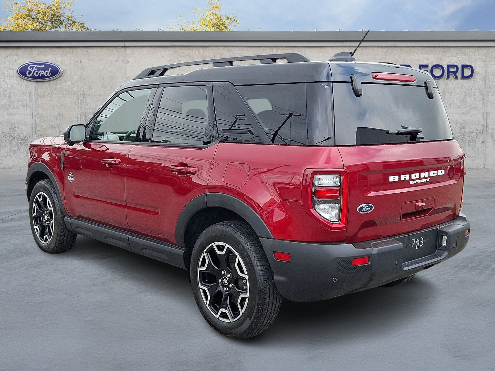 Certified 2025 Ford Bronco Sport Outer Banks w/ Outer Banks Tech Package+ AWD/4WD image 4