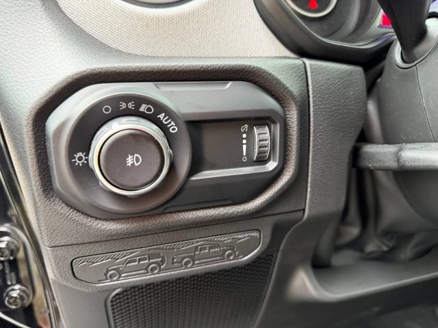 Used 2025 Jeep Wrangler Sport AWD/4WD image 7