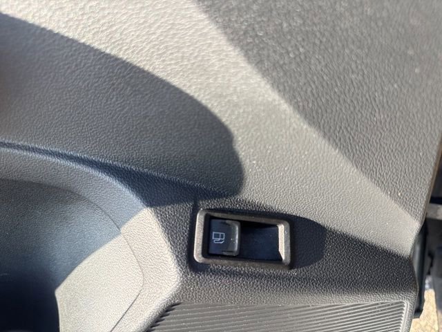 Used 2024 Volkswagen Taos SE AWD/4WD image 17