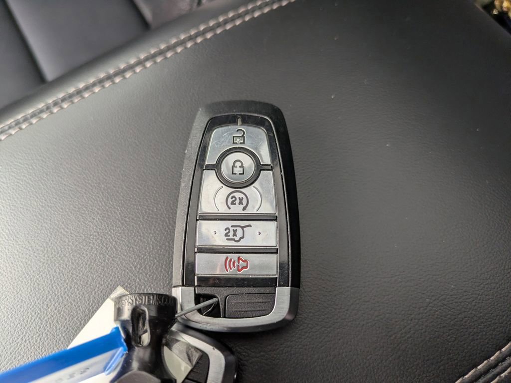 Certified 2022 Ford Explorer Limited w/ Equipment Group 301A image 35