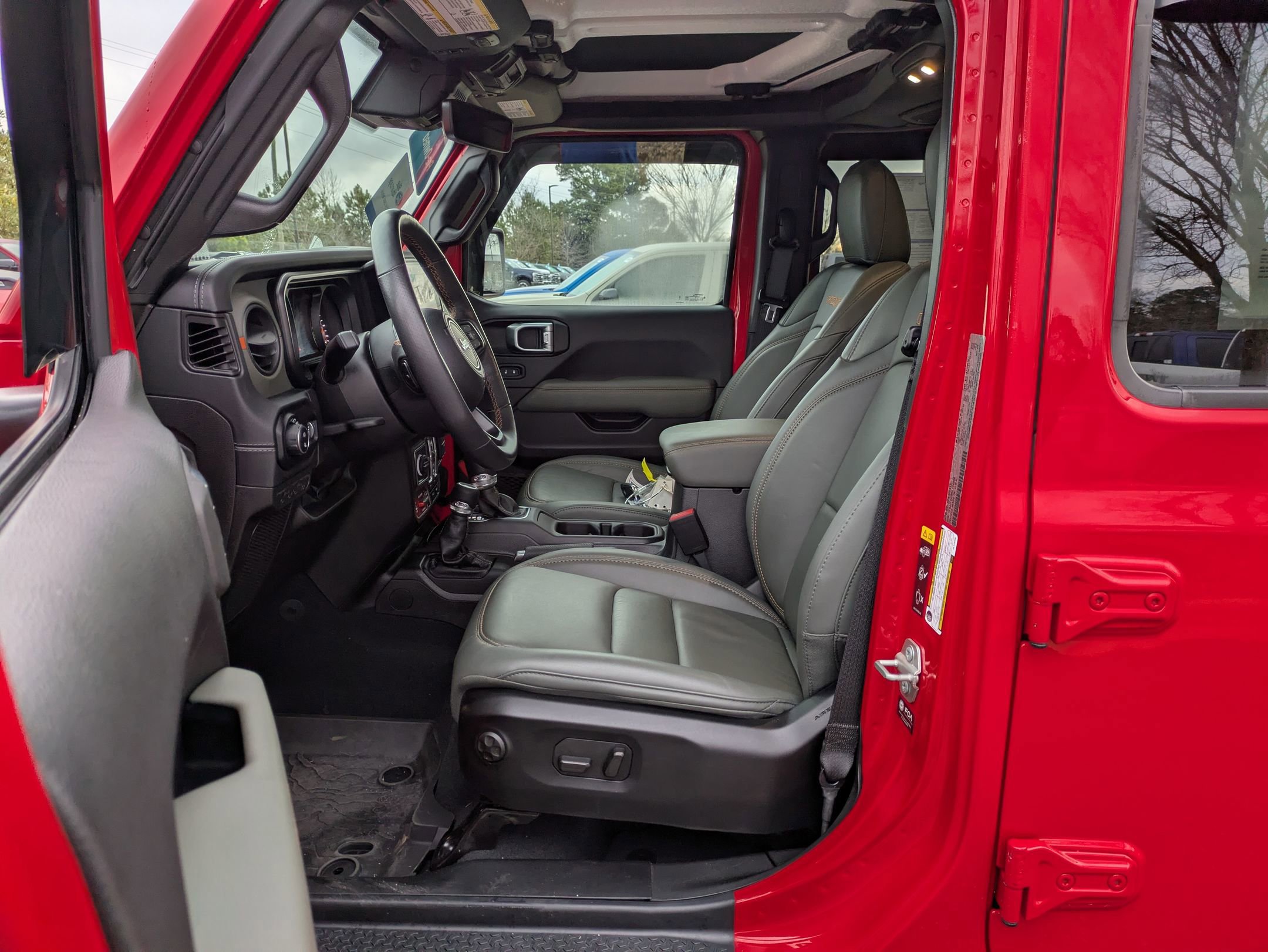 Used 2024 Jeep Gladiator Mojave image 13