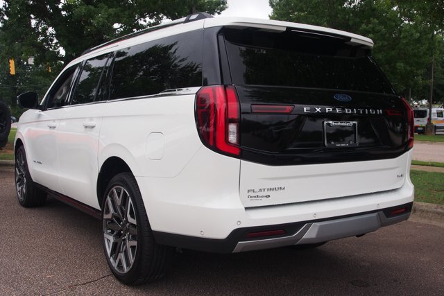 Certified 2025 Ford Expedition Max Platinum w/ Platinum Ultimate Package AWD/4WD image 5