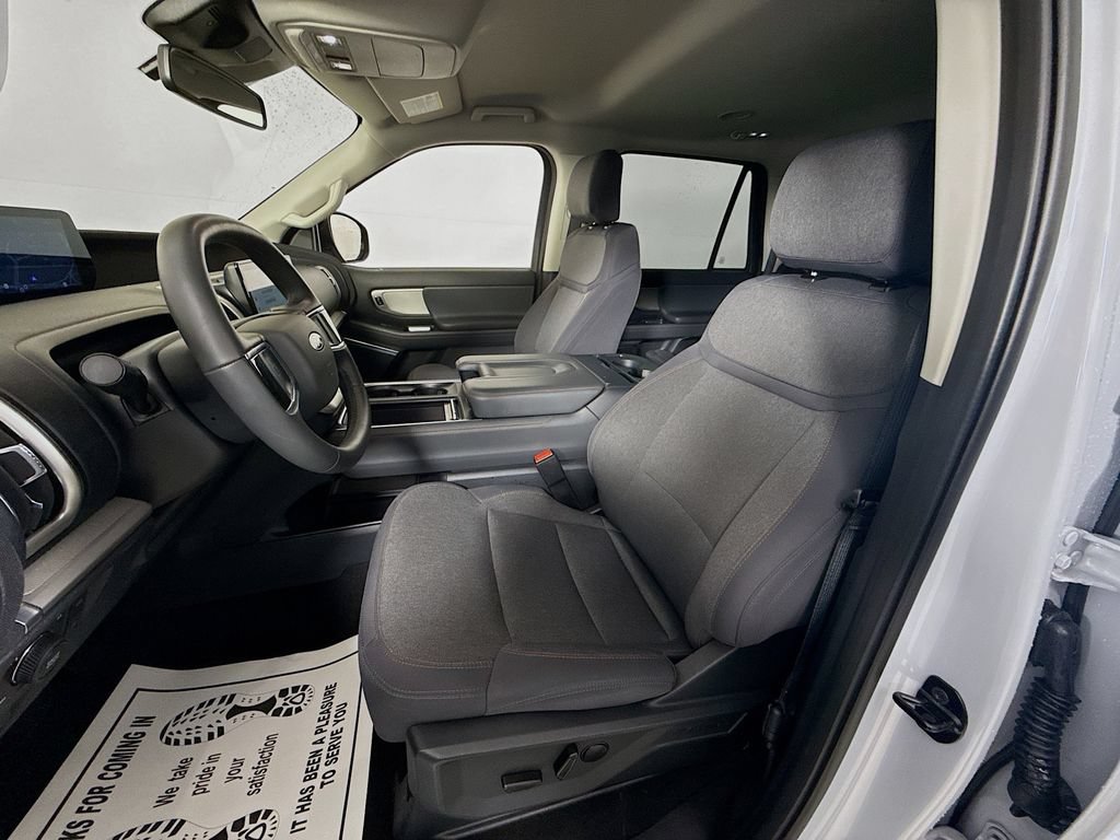 Certified 2025 Ford Expedition Max Active AWD/4WD image 2