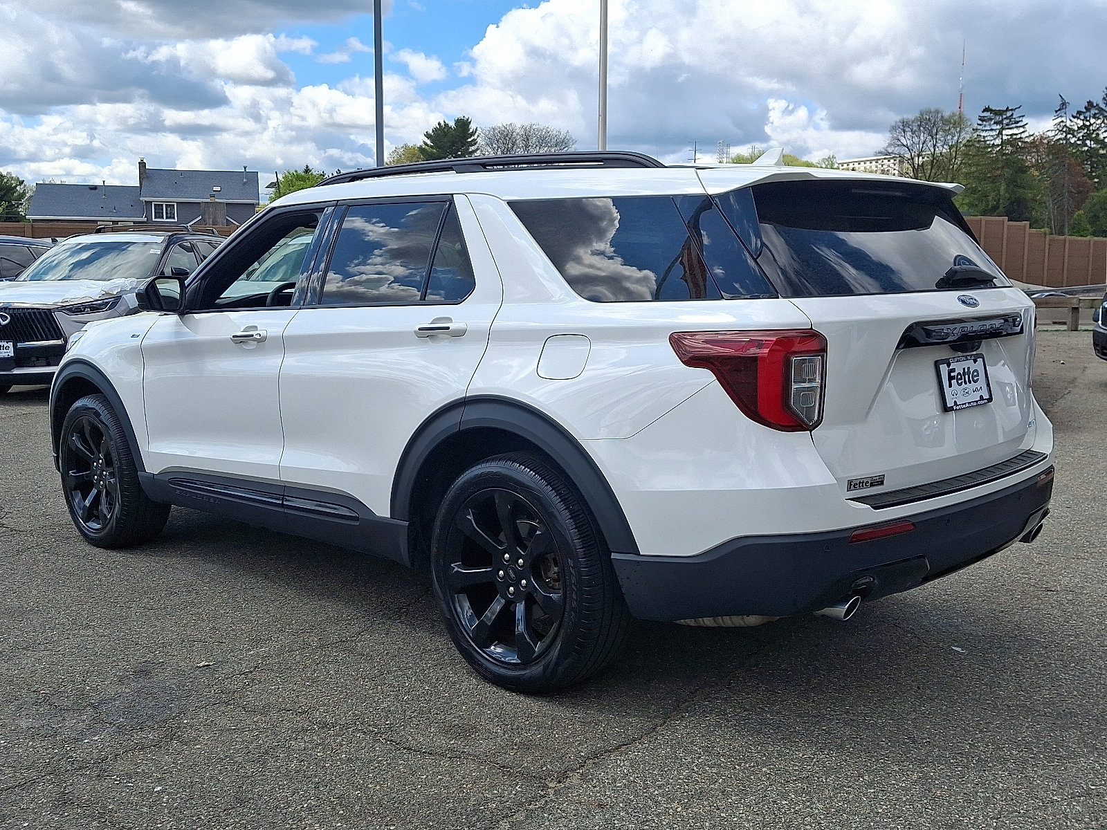 Certified 2023 Ford Explorer ST-Line AWD/4WD image 6