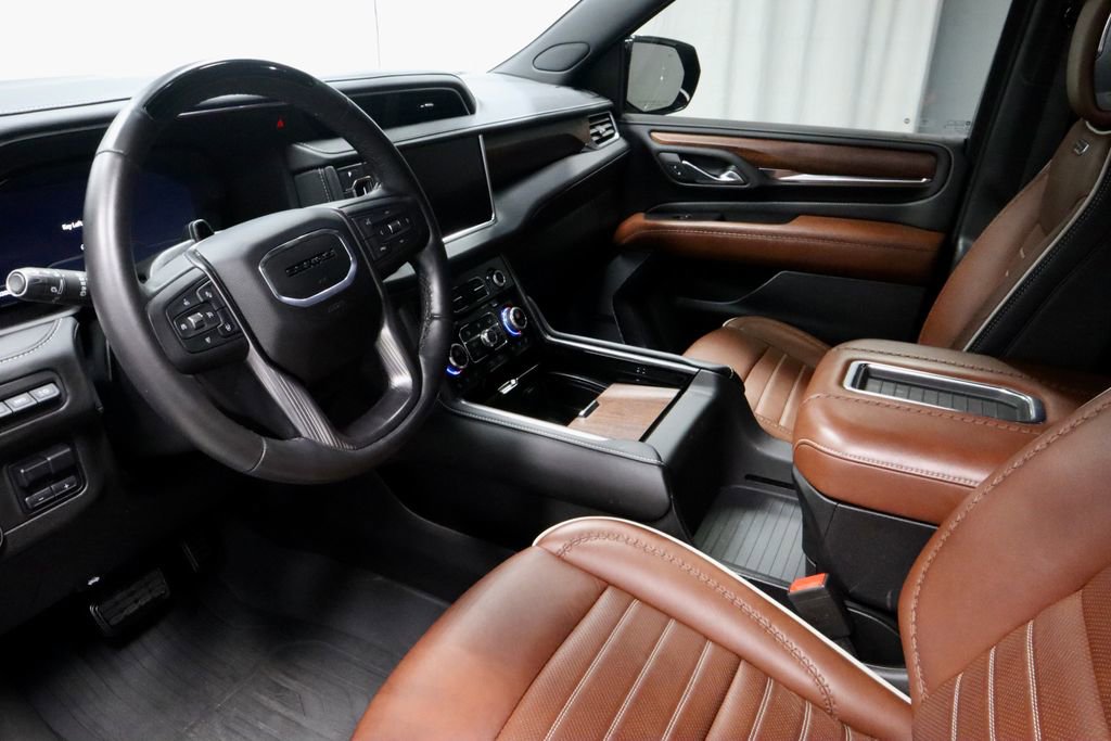 Used 2024 GMC Yukon XL Denali Ultimate AWD/4WD image 31