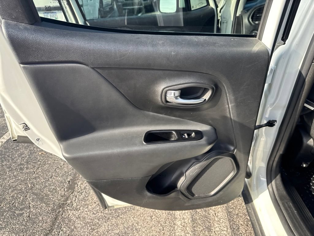 Used 2020 Jeep Renegade Altitude AWD/4WD image 29