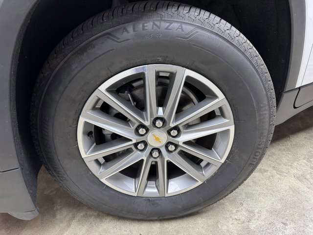 Used 2023 Chevrolet Traverse LT image 31