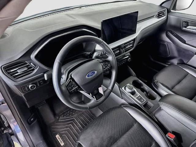 Certified 2024 Ford Escape Platinum AWD/4WD image 2