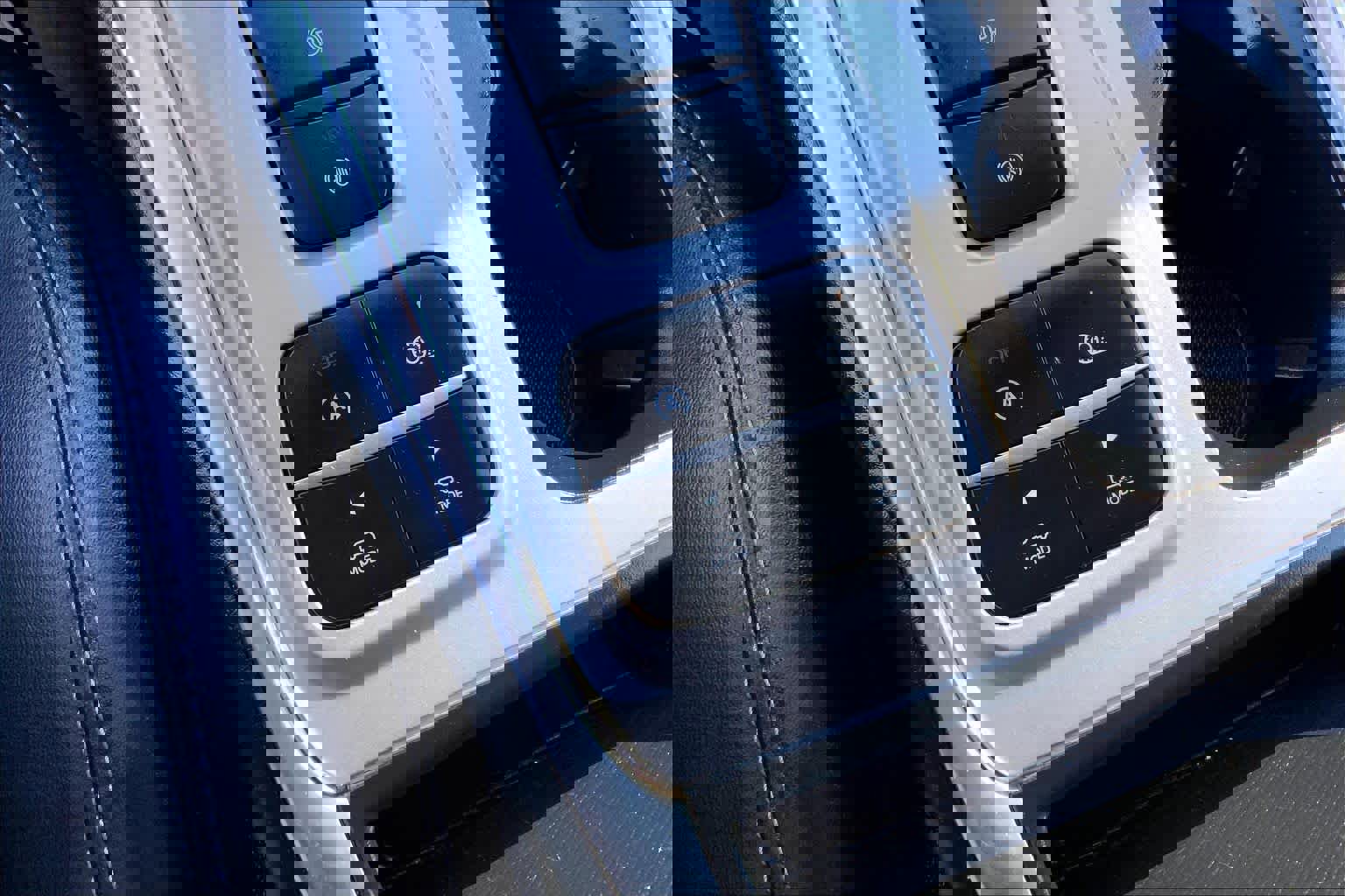 Certified 2021 Ford Explorer XLT w/ Equipment Group 202A image 29