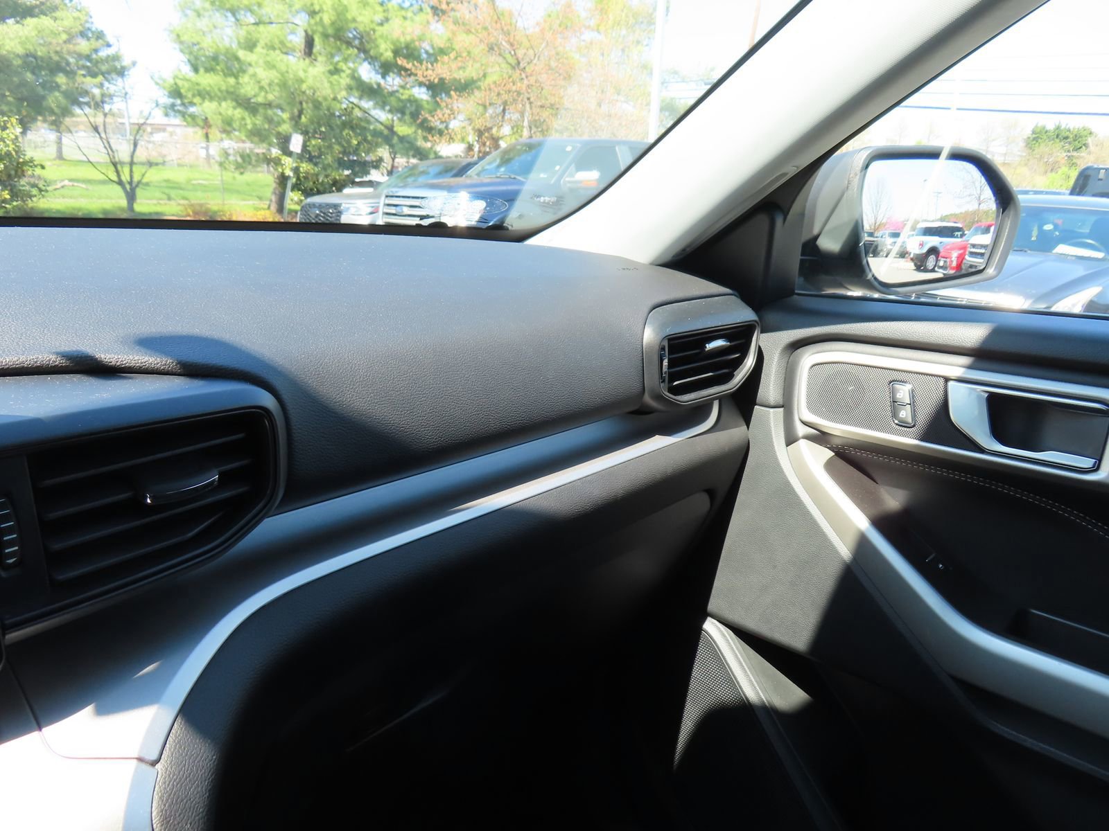 Certified 2022 Ford Explorer XLT AWD/4WD image 22