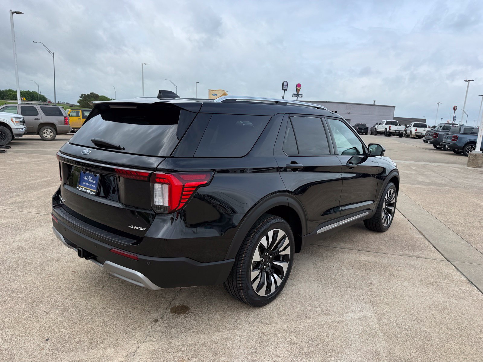 Certified 2025 Ford Explorer Platinum w/ LUX Leather Package AWD/4WD image 5