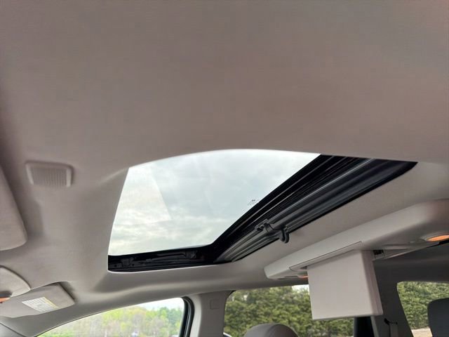 Used 2017 Chevrolet Traverse LT w/ Traveler's Package AWD/4WD image 22