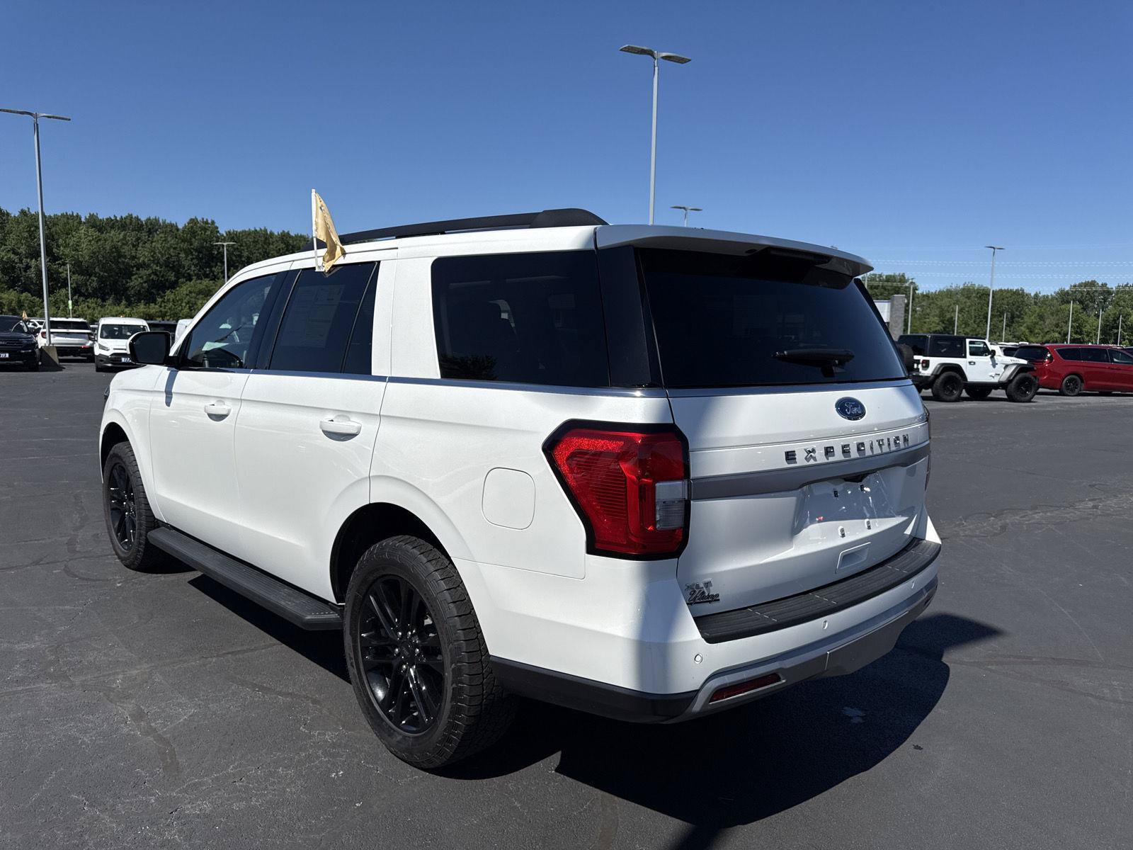 Certified 2024 Ford Expedition XLT AWD/4WD image 3