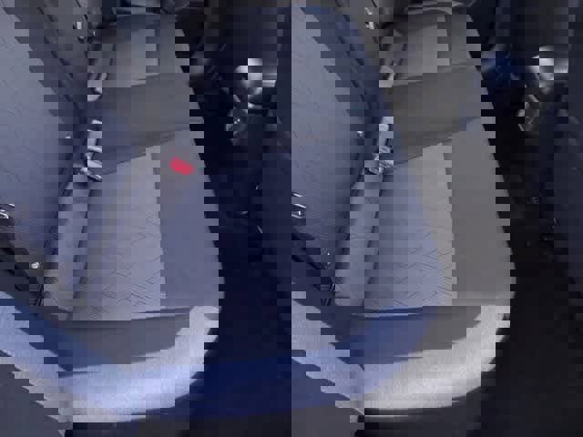 Used 2023 Nissan Versa SV image 9