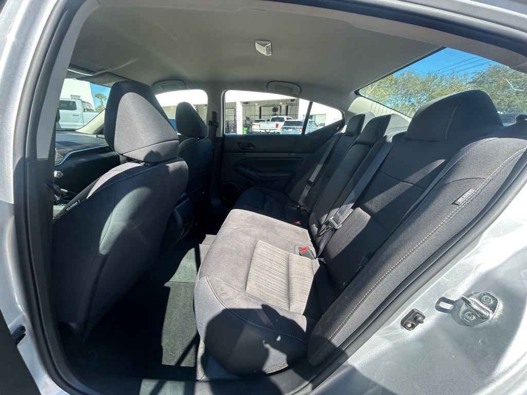 Used 2024 Nissan Altima 2.5 SV image 32