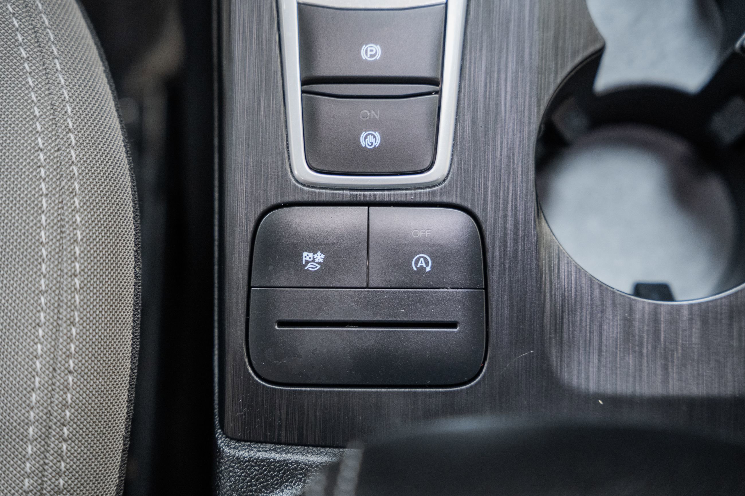 Certified 2021 Ford Escape SE w/ SE Sport Appearance Package image 32