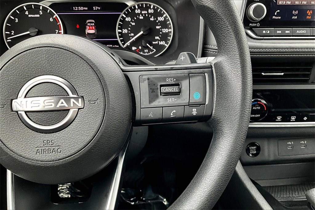 Used 2024 Nissan Rogue SV image 18