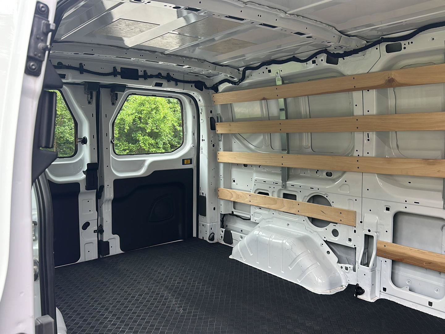 Certified 2025 Ford Transit 250 Low Roof w/ Exterior Upgrade Package RWD image 6