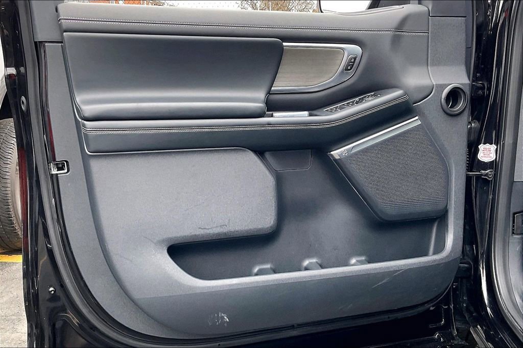 Certified 2025 Ford Expedition Platinum AWD/4WD image 21
