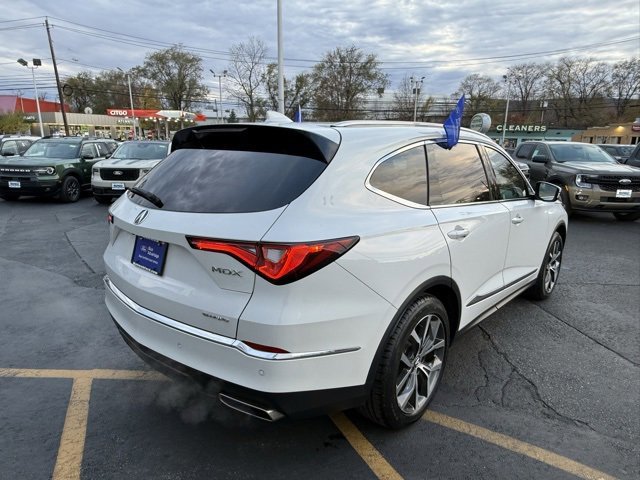 Used 2023 Acura MDX SH-AWD w/ Technology Package image 5