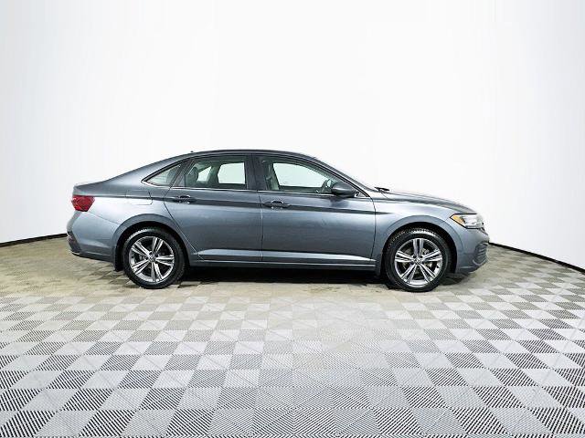 Used 2023 Volkswagen Jetta SE FWD image 8