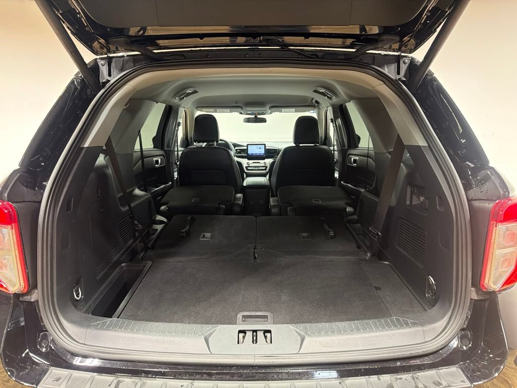 Certified 2023 Ford Explorer XLT w/ Equipment Group 202A AWD/4WD image 38