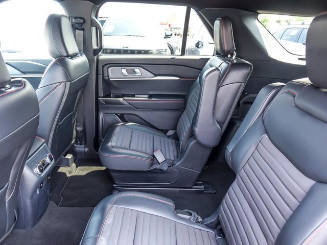 Certified 2025 Ford Explorer ST-Line image 15