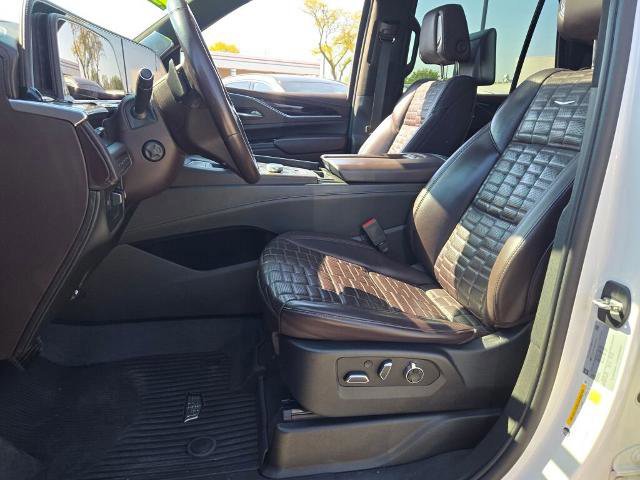 Used 2021 Cadillac Escalade Sport Platinum w/ LPO, ONYX Package image 27