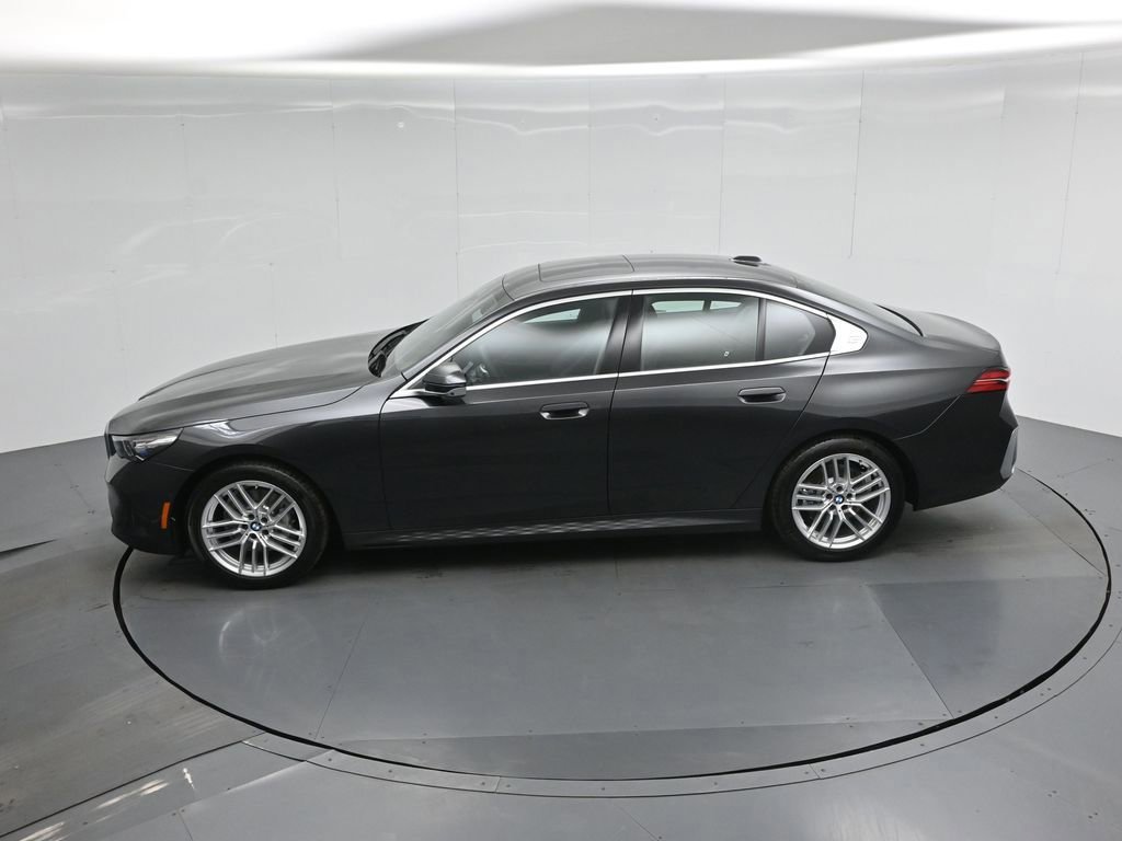 Used 2025 BMW 530i image 23