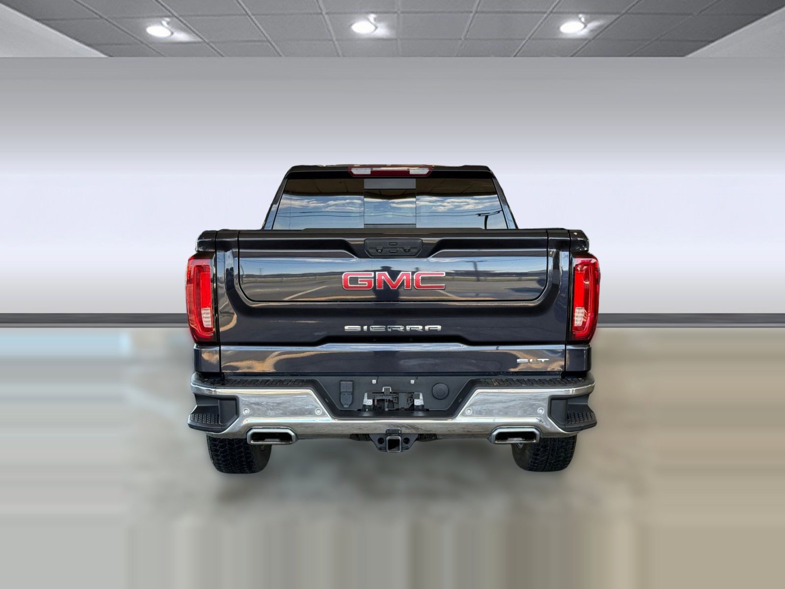 Used 2022 GMC Sierra 1500 SLT w/ SLT Premium Plus Package image 4