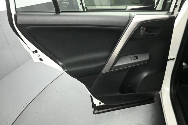 Used 2018 Toyota RAV4 LE w/ All Weather Liner Package AWD/4WD image 35