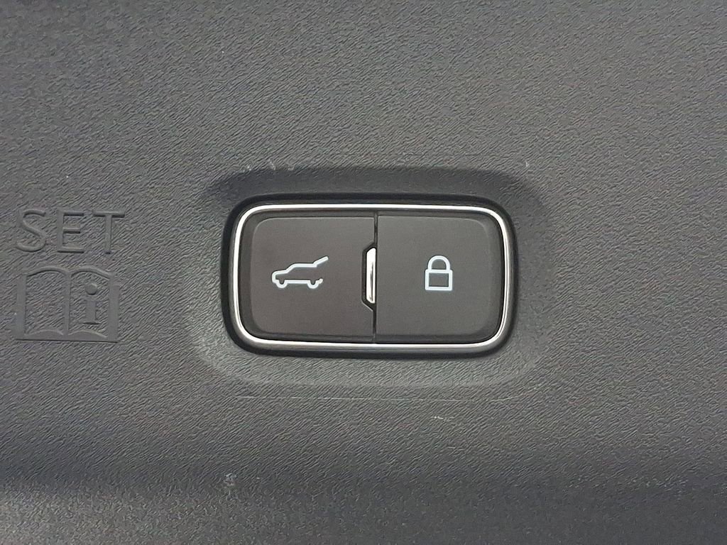 Certified 2025 Ford Expedition Active image 30