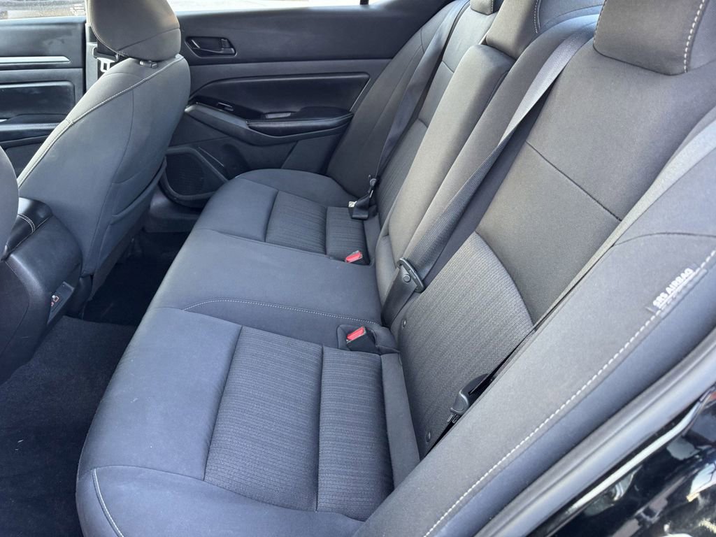 Used 2023 Nissan Altima 2.5 SV image 8