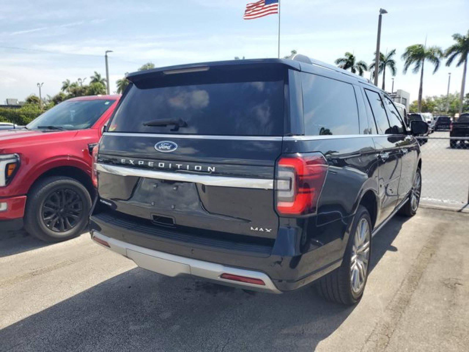 Certified 2024 Ford Expedition Max Platinum RWD image 9