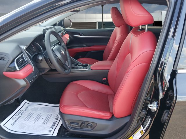 Used 2023 Toyota Camry XSE FWD image 9