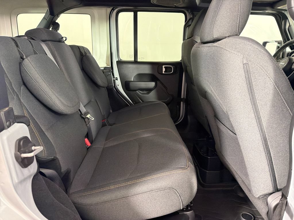 Used 2024 Jeep Wrangler Unlimited w/ Convenience Group AWD/4WD image 20