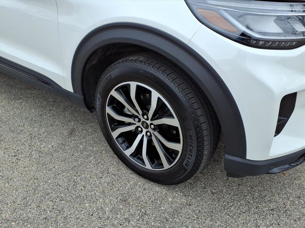 Certified 2025 Ford Explorer ST-Line image 8