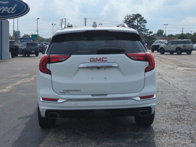 Used 2020 GMC Terrain Denali w/ Denali Premium Package FWD image 5