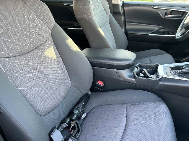 Used 2020 Toyota RAV4 XLE FWD image 23