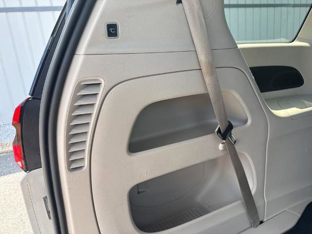 Used 2023 Chrysler Pacifica Touring-L FWD image 31