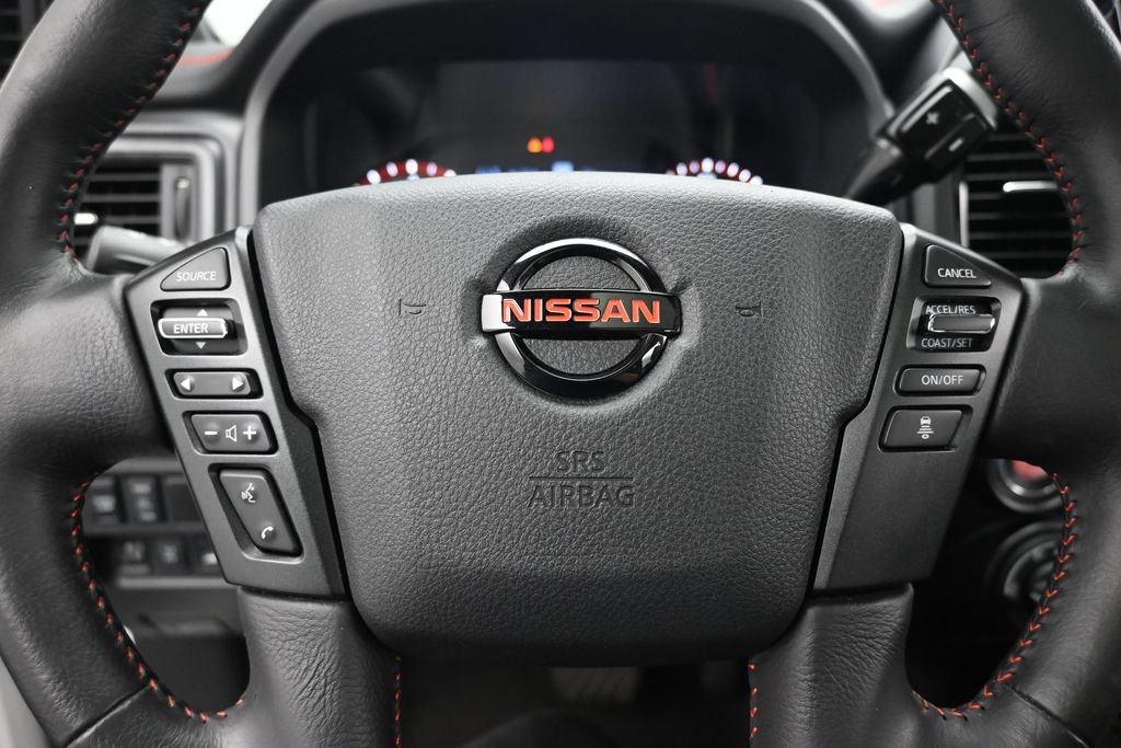Used 2021 Nissan Titan PRO-4X w/ Pro-4x Convenience Package AWD/4WD image 11