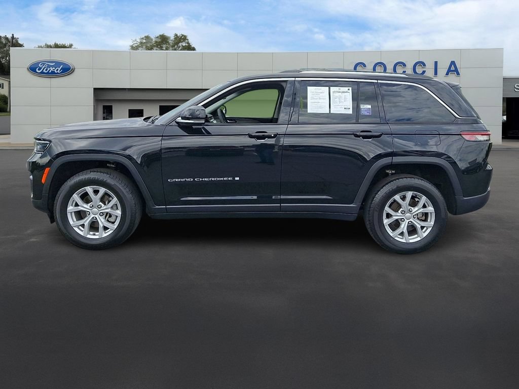 Used 2023 Jeep Grand Cherokee Limited AWD/4WD image 7