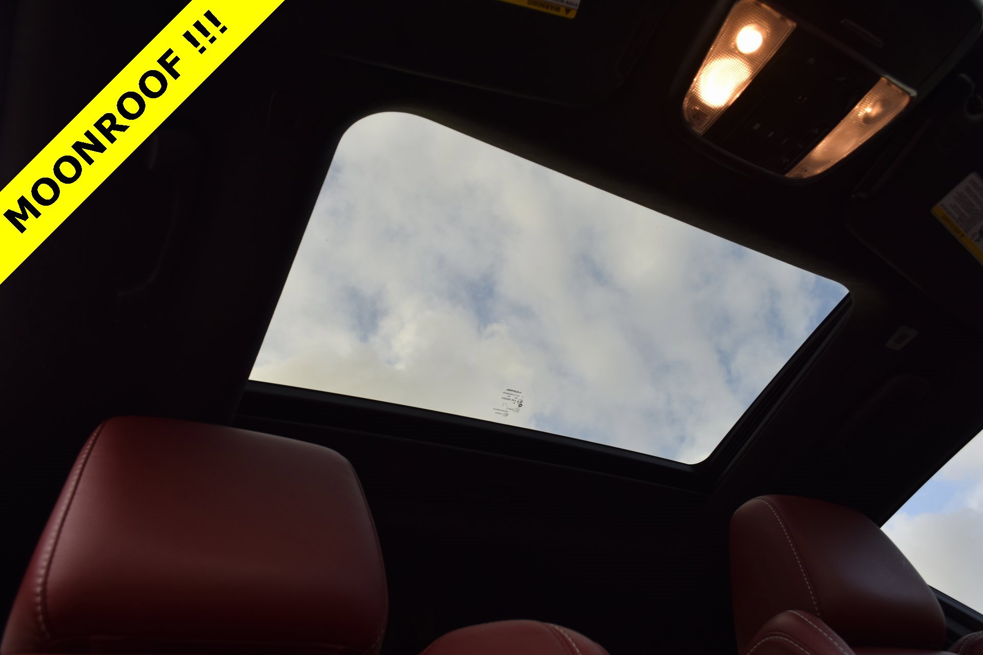 Used 2023 Dodge Charger SRT Hellcat w/ Harman/Kardon Audio Group image 6