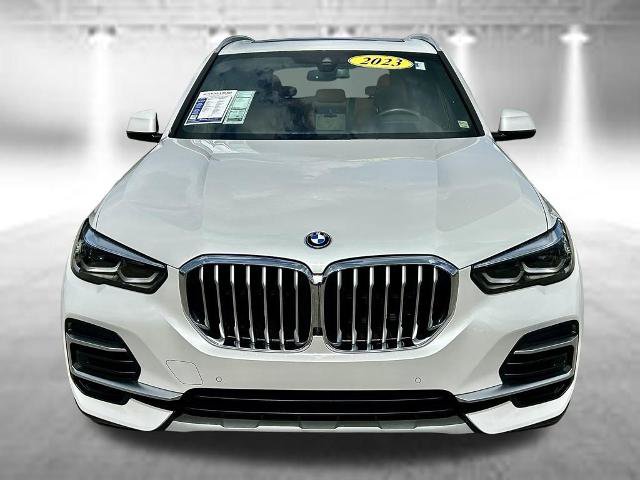 Used 2023 BMW X5 xDrive45e w/ Parking Assistance Package AWD/4WD image 2