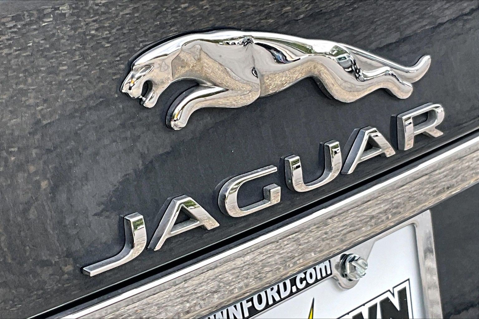 Used 2017 Jaguar XF Premium AWD/4WD image 33