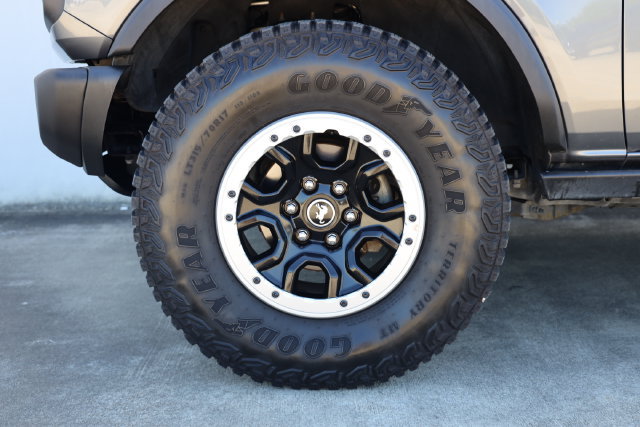 Certified 2022 Ford Bronco Black Diamond w/ Sasquatch Package AWD/4WD image 9