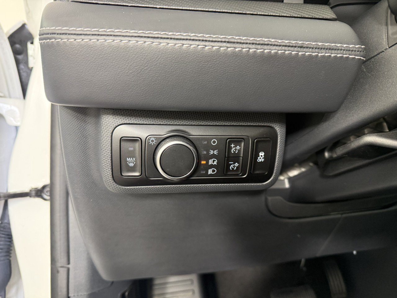 Certified 2025 Ford Mustang Mach-E Select RWD image 19