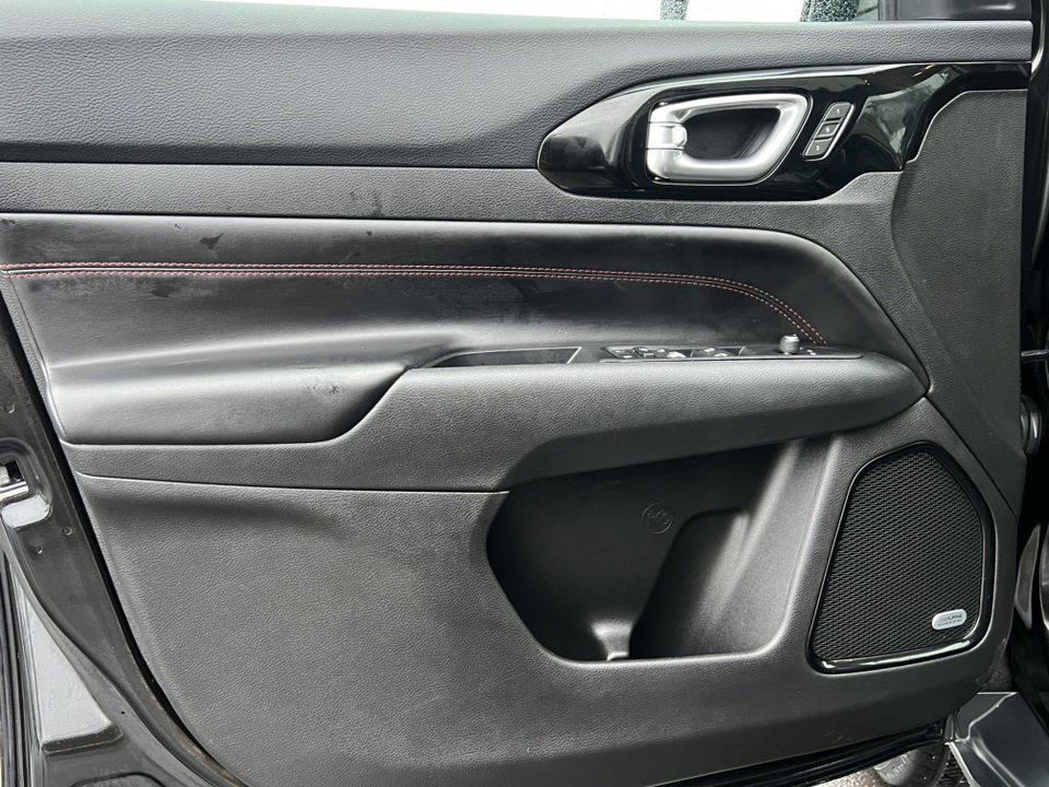 Used 2022 Jeep Compass Trailhawk w/ Trailhawk Elite Group image 17