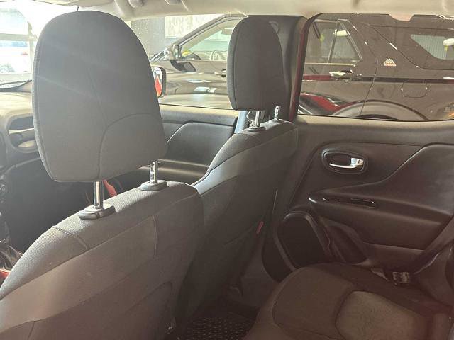 Used 2021 Jeep Renegade Trailhawk image 28