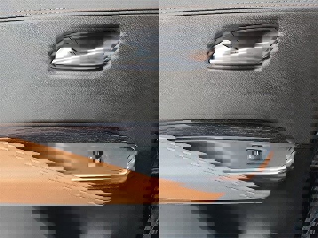 Used 2025 Cadillac XT4 Sport image 34